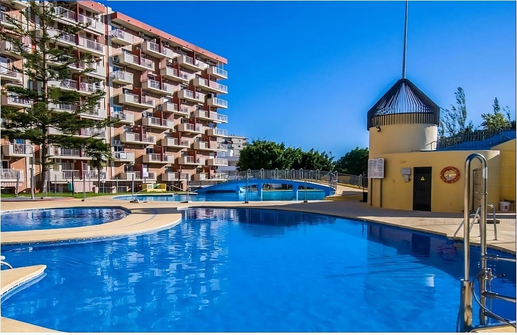 Jupiter. Moderno Estudio. Vistas Al Mar Y Montana Benalmádena Exteriör bild